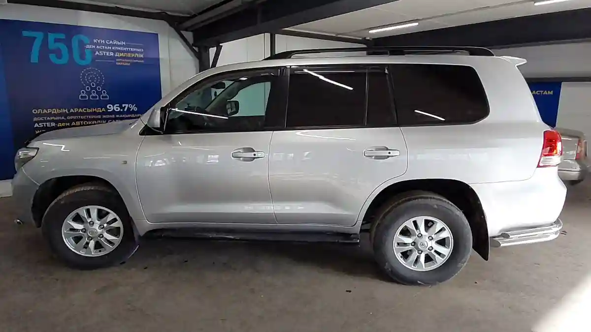 Toyota Land Cruiser 2008 года за 18 000 000 тг. в Астана
