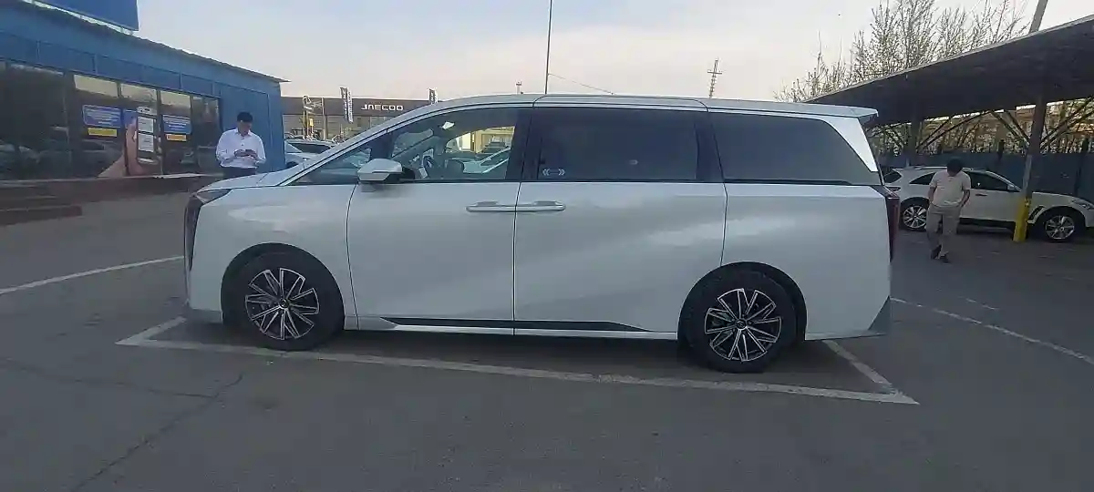 GAC M8 2024 года за 20 000 000 тг. в Алматы