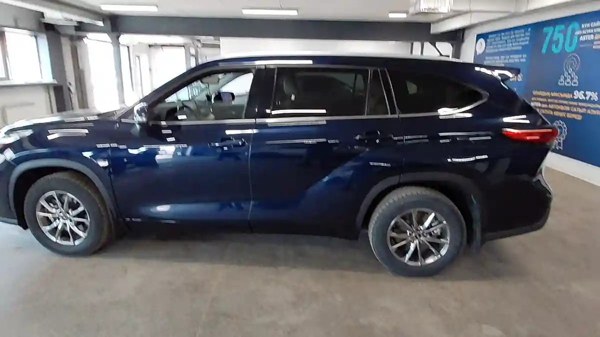 Toyota Highlander 2022 года за 27 000 000 тг. в Астана