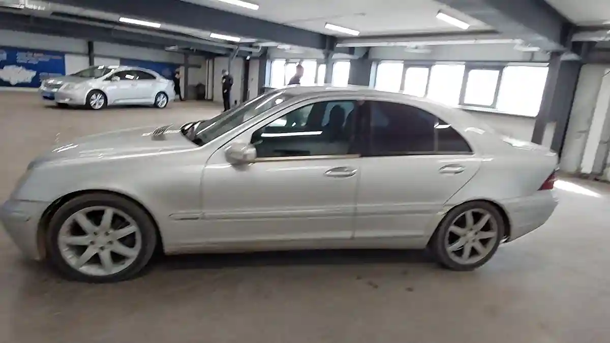 Mercedes-Benz C-Класс 2002 года за 2 000 000 тг. в Астана