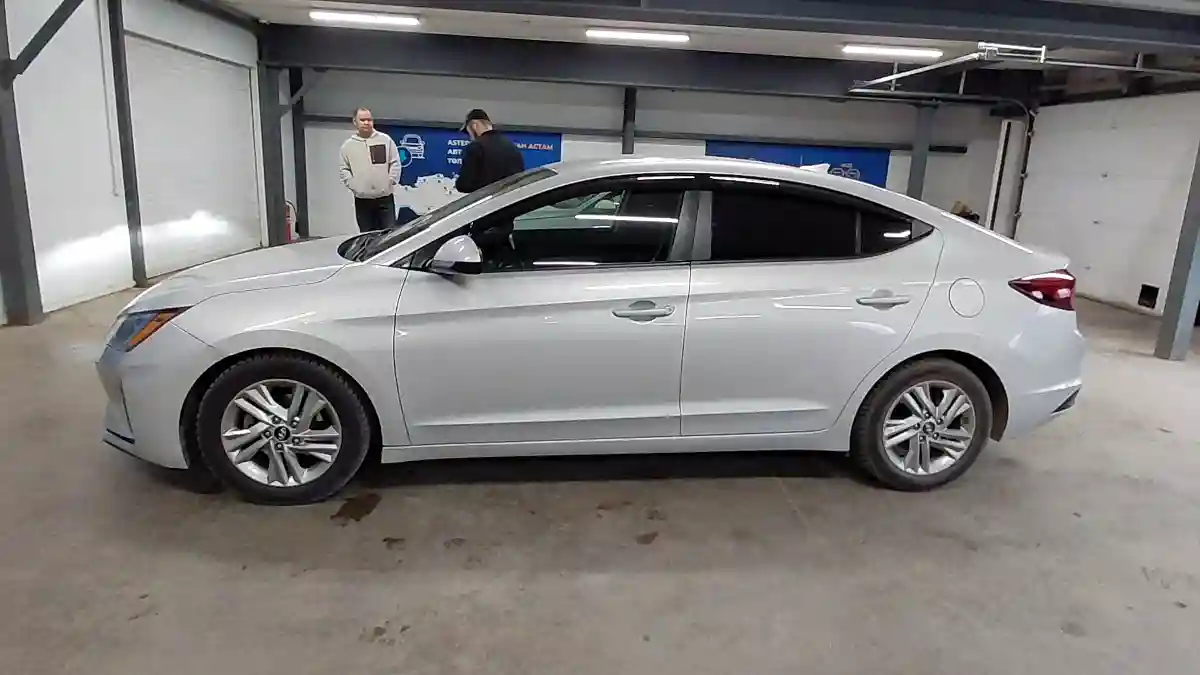 Hyundai Elantra 2019 года за 7 500 000 тг. в Астана