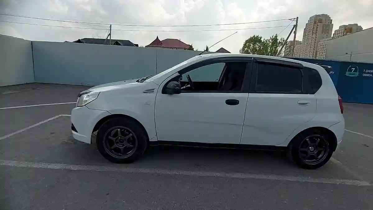Chevrolet Aveo 2013 года за 1 800 000 тг. в Шымкент