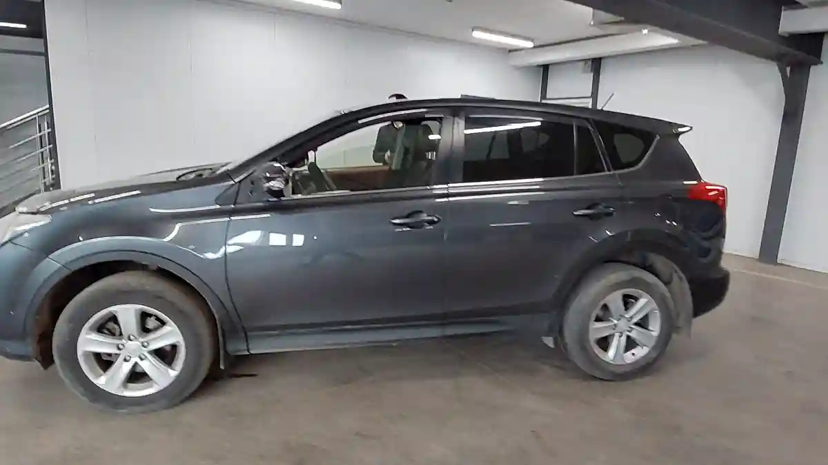 Toyota RAV4 2013 года за 9 800 000 тг. в Астана