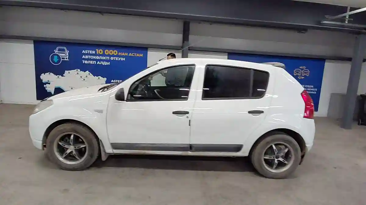 Renault Sandero 2013 года за 3 000 000 тг. в Астана