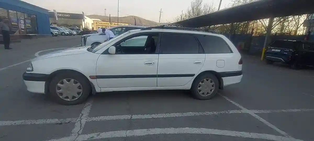 Toyota Avensis 2001 года за 2 000 000 тг. в Алматы