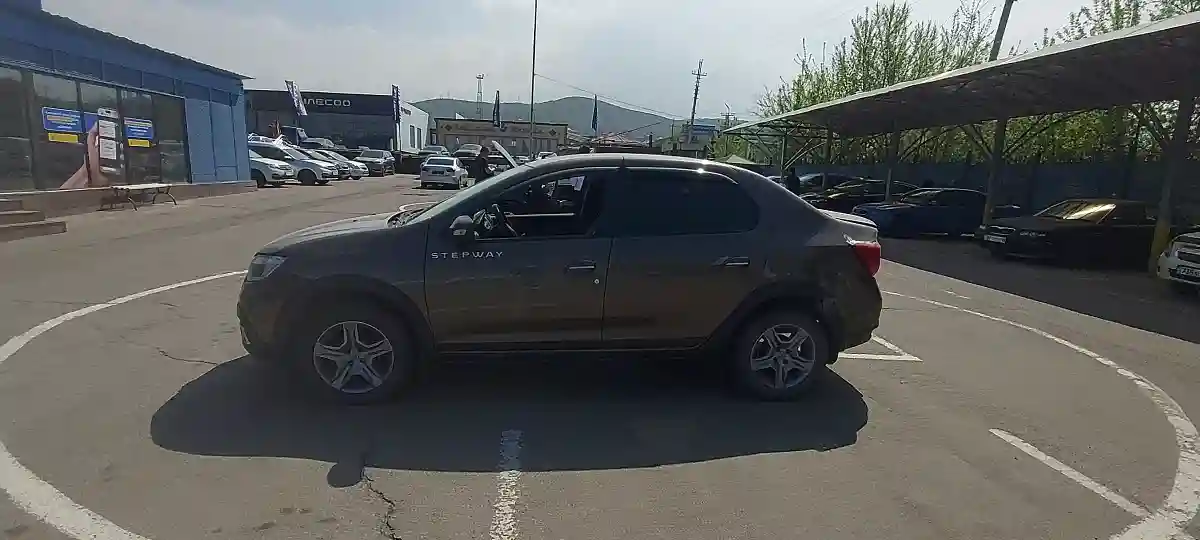 Renault Logan 2019 года за 4 000 000 тг. в Алматы