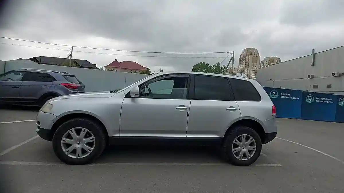 Volkswagen Touareg 2005 года за 4 500 000 тг. в Шымкент