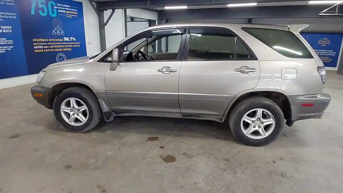 Lexus RX 2000 года за 5 000 000 тг. в Астана