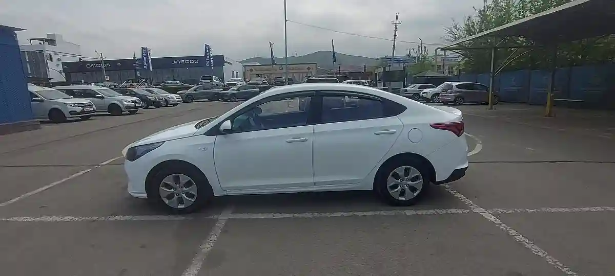 Hyundai Accent 2021 года за 5 500 000 тг. в Алматы
