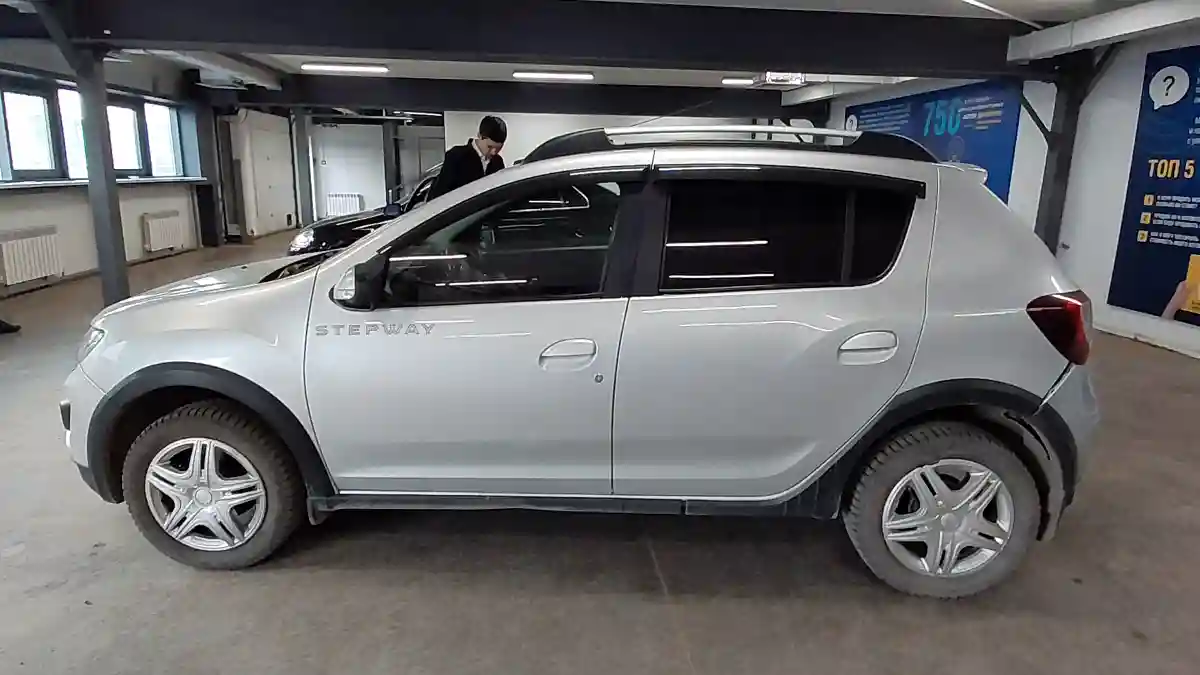 Renault Sandero 2016 года за 3 900 000 тг. в Астана