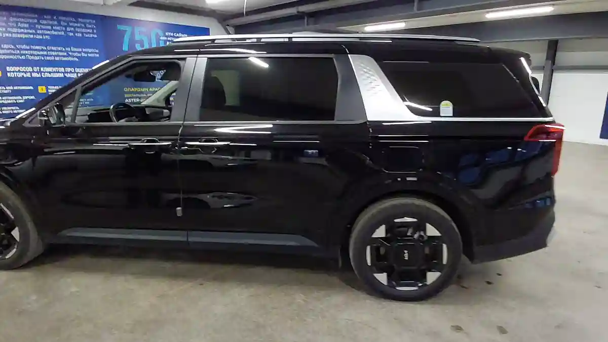 Kia Carnival 2024 года за 25 000 000 тг. в Астана