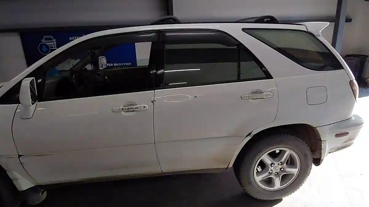 Lexus RX 1999 года за 5 000 000 тг. в Астана