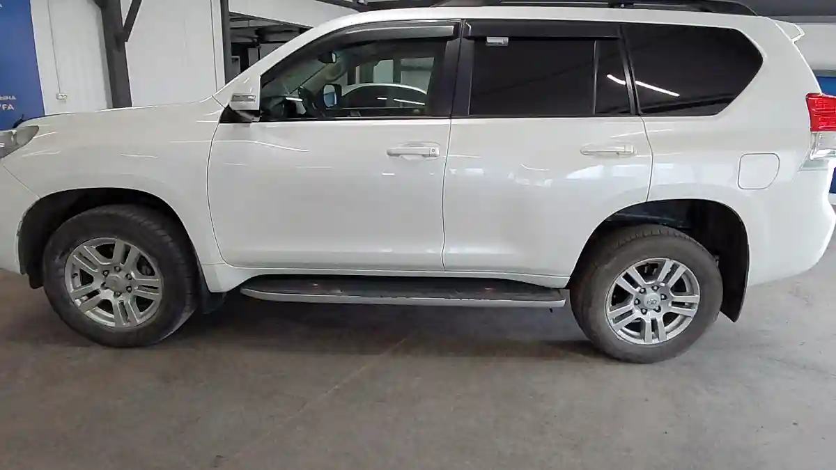 Toyota Land Cruiser Prado 2013 года за 18 000 000 тг. в Астана