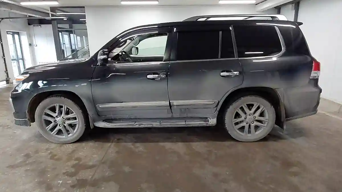 Lexus LX 2014 года за 23 000 000 тг. в Астана