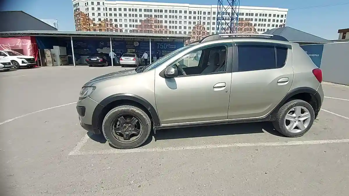 Renault Sandero 2015 года за 4 000 000 тг. в Шымкент