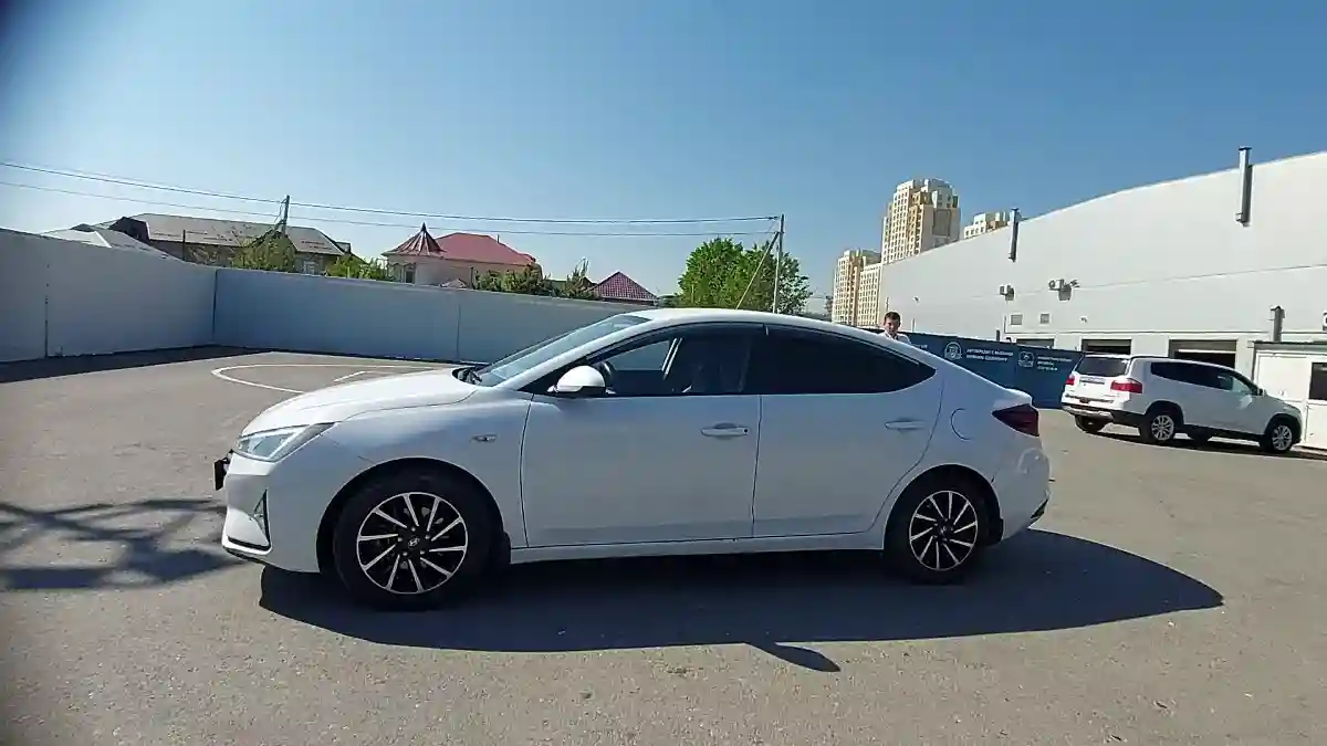 Hyundai Elantra 2019 года за 6 500 000 тг. в Шымкент