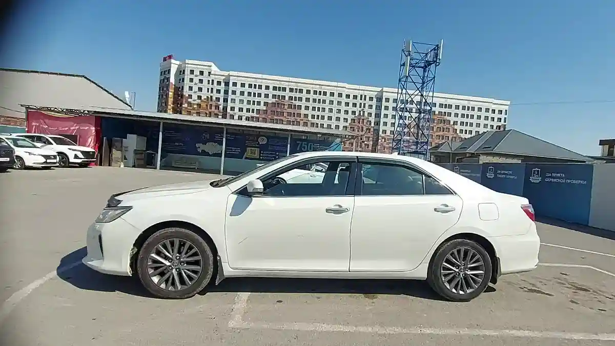 Toyota Camry 2016 года за 11 000 000 тг. в Шымкент