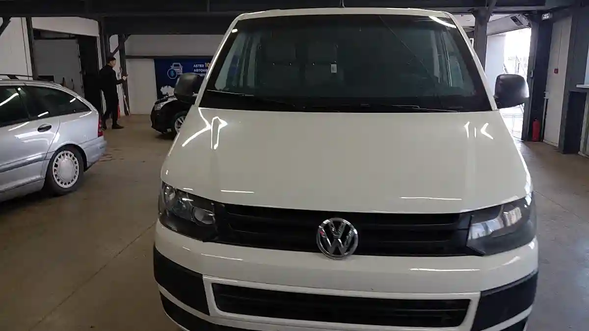 Volkswagen Transporter 2013 года за 9 500 000 тг. в Астана