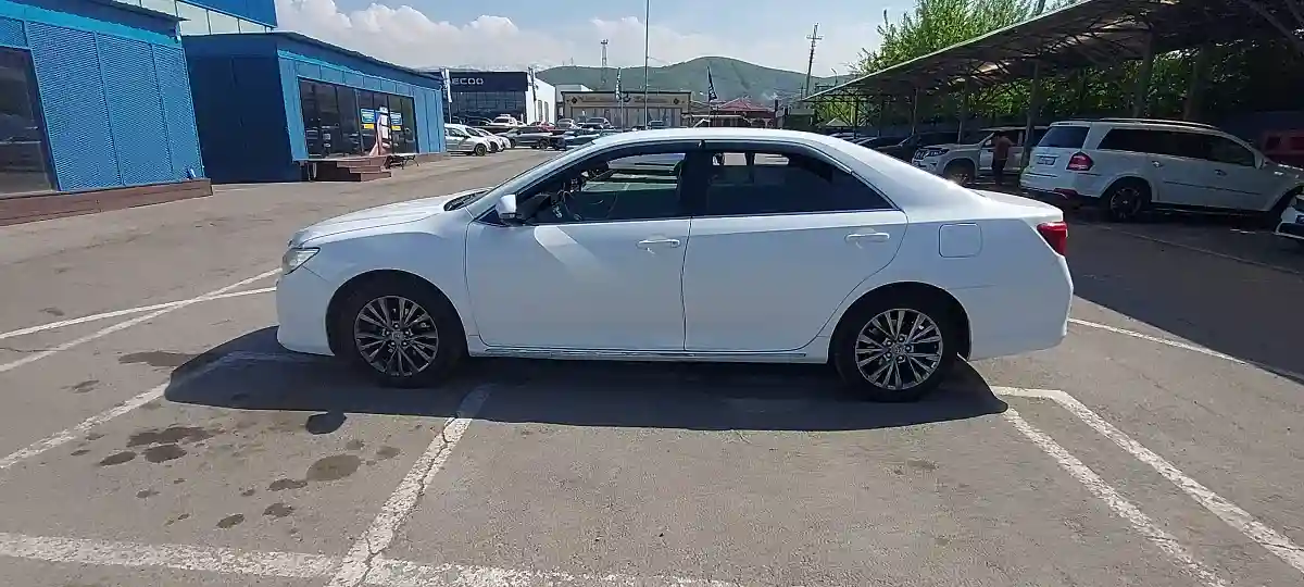 Toyota Camry 2014 года за 7 000 000 тг. в Алматы