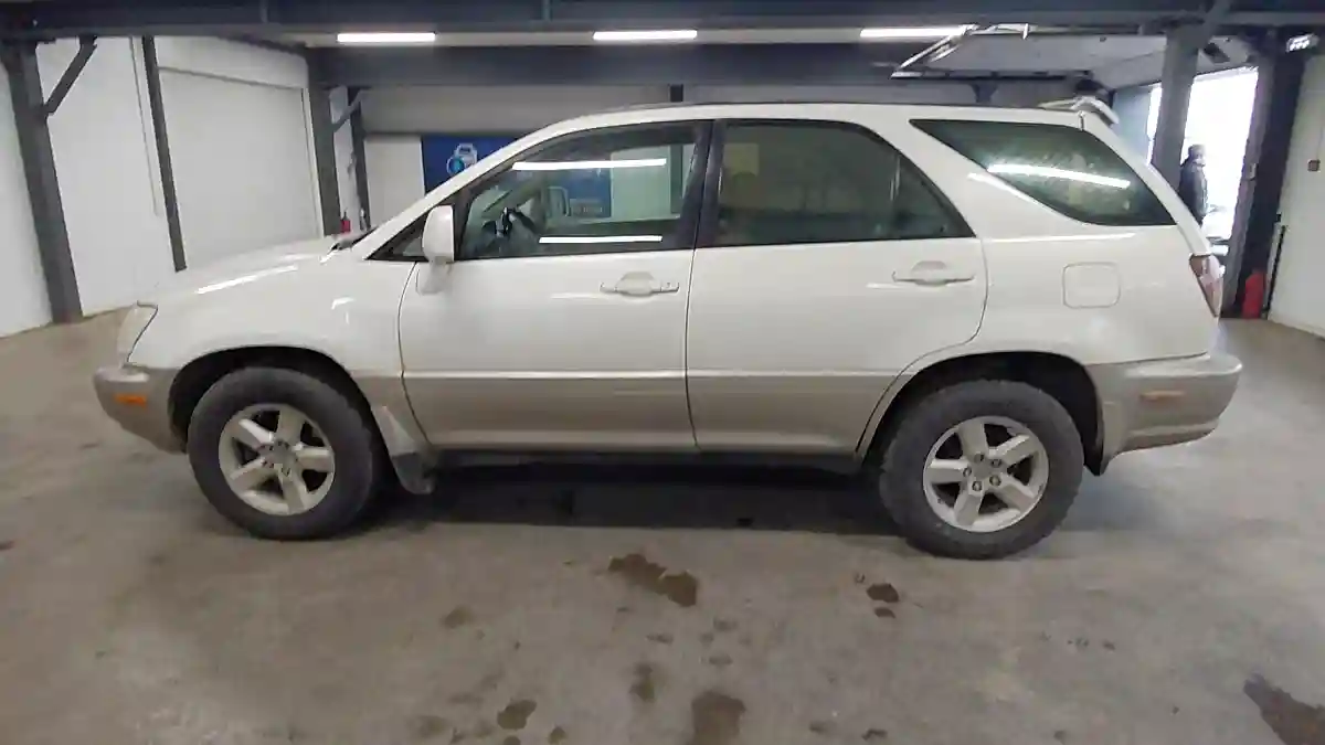 Lexus RX 1999 года за 4 500 000 тг. в Астана