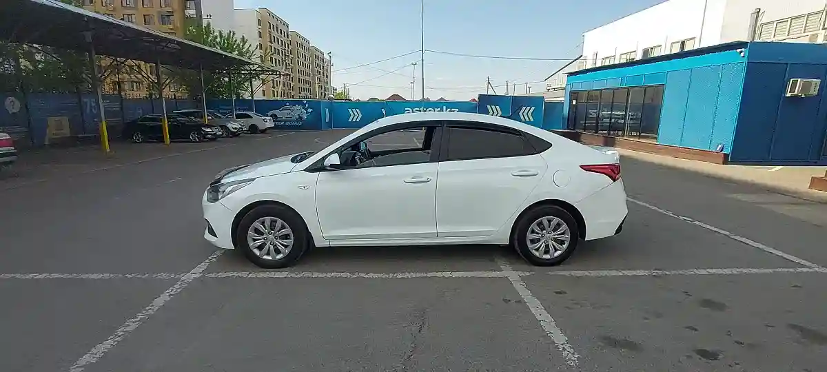 Hyundai Accent 2018 года за 5 000 000 тг. в Алматы