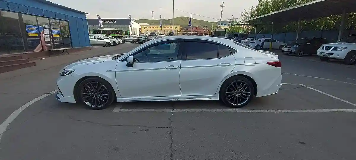 Toyota Camry 2024 года за 19 000 000 тг. в Алматы