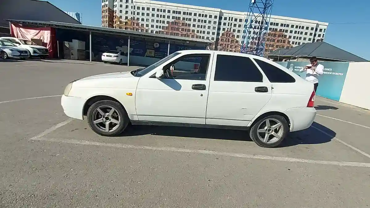 LADA (ВАЗ) Priora 2010 года за 1 000 000 тг. в Шымкент