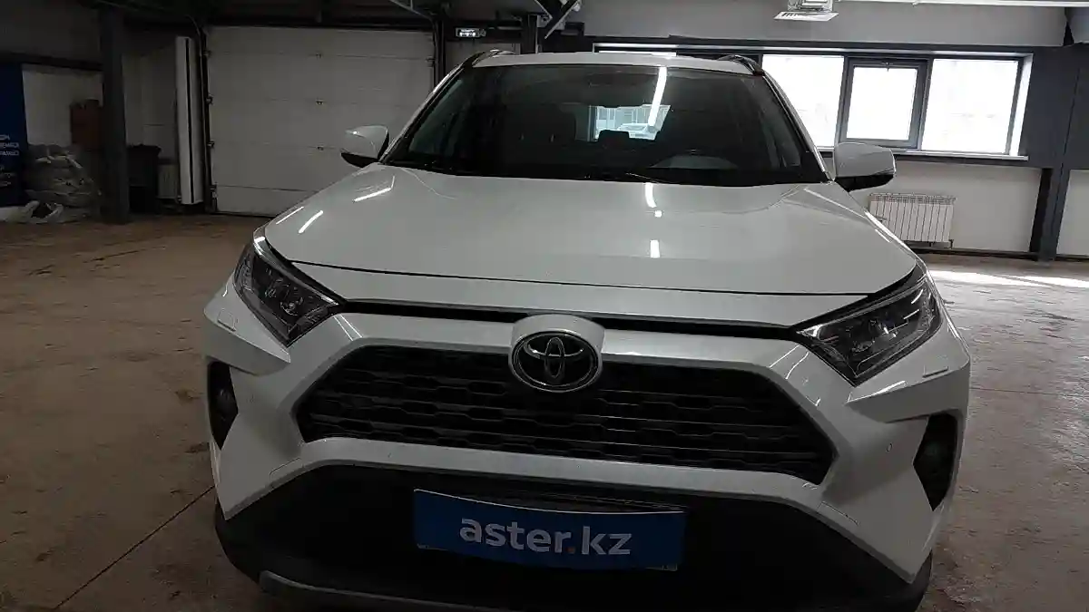 Toyota RAV4 2021 года за 15 500 000 тг. в Астана