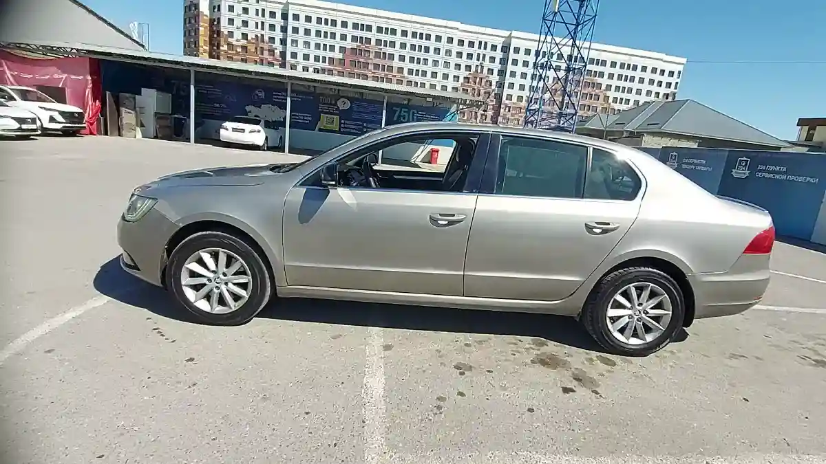 Skoda Superb 2013 года за 4 000 000 тг. в Шымкент