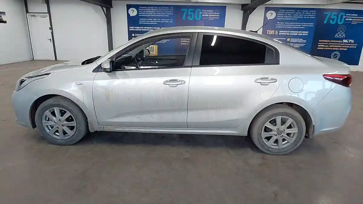 Kia Rio 2018 года за 6 900 000 тг. в Астана