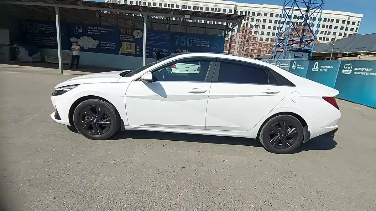 Hyundai Elantra 2023 года за 9 000 000 тг. в Шымкент