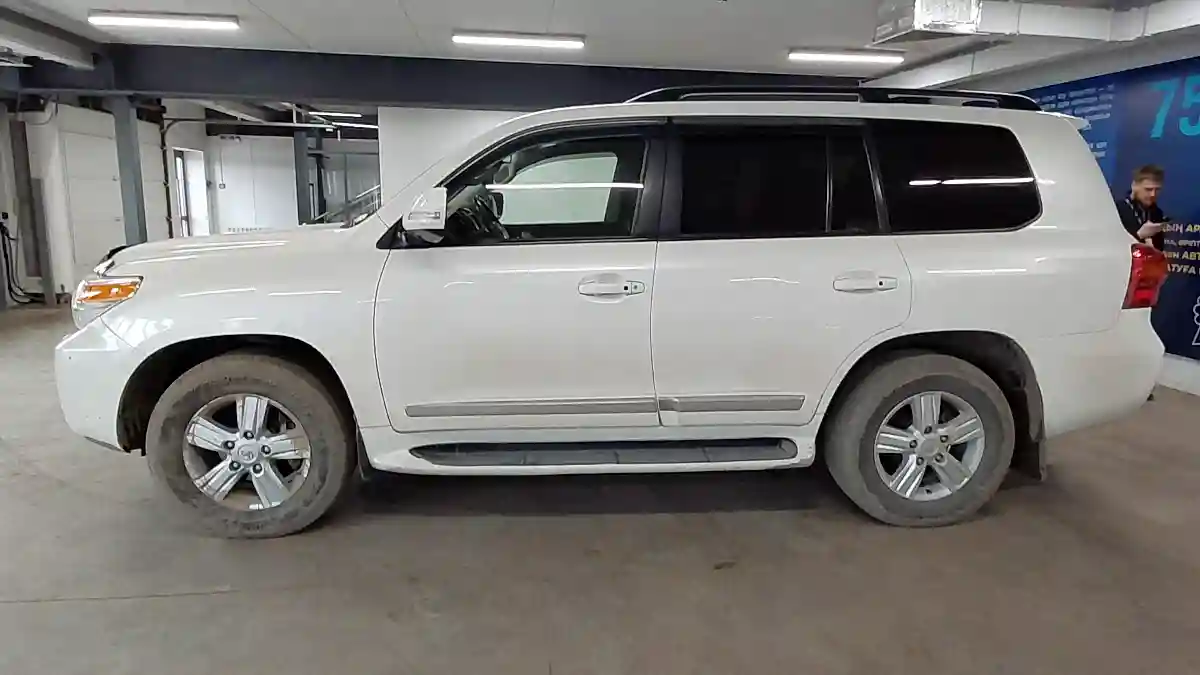 Toyota Land Cruiser 2014 года за 25 000 000 тг. в Астана