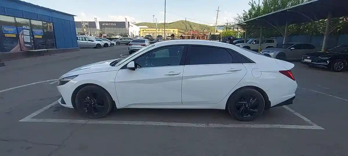 Hyundai Elantra 2023 года за 7 800 000 тг. в Алматы