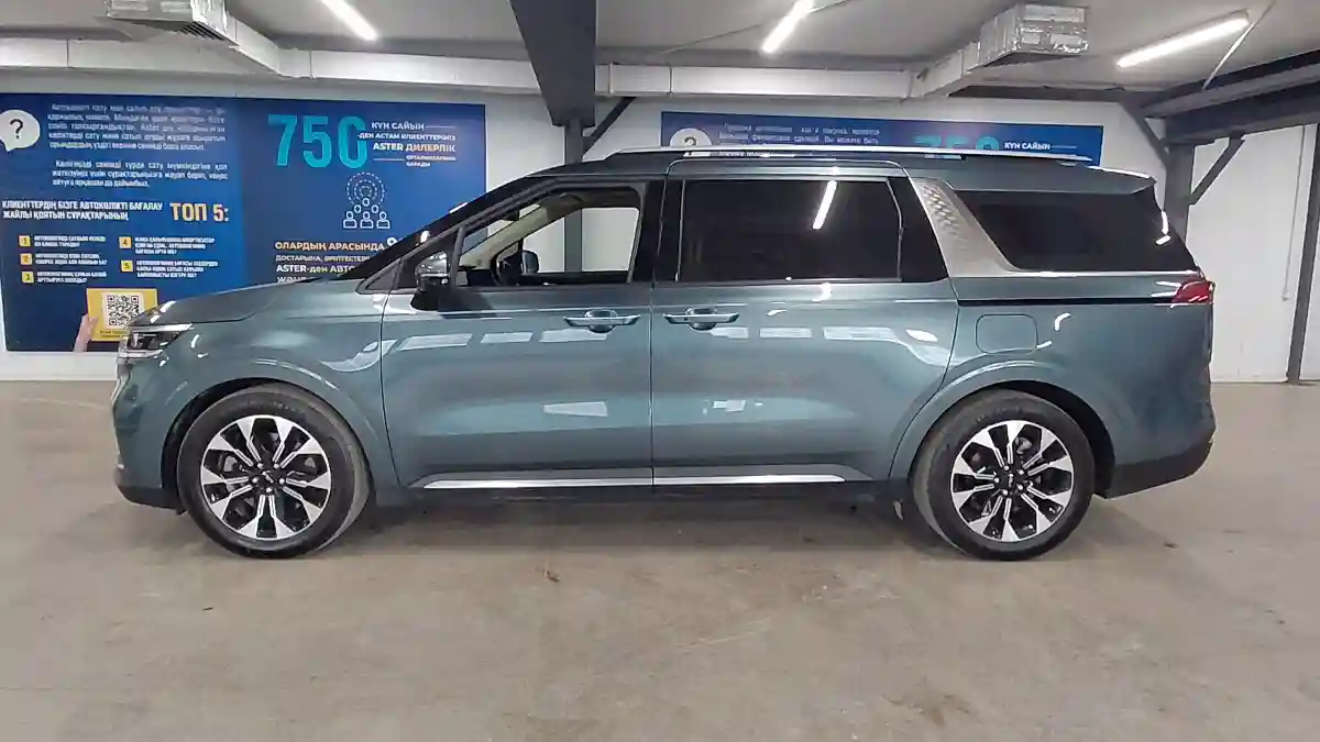 Kia Carnival 2022 года за 25 000 000 тг. в Астана