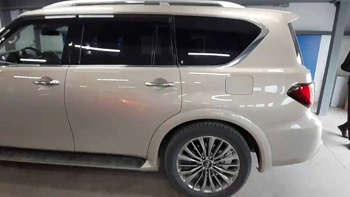 Infiniti QX80 2021 года за 24 500 000 тг. в Астана