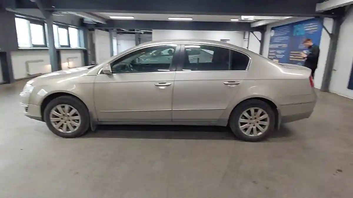 Volkswagen Passat 2006 года за 4 000 000 тг. в Астана