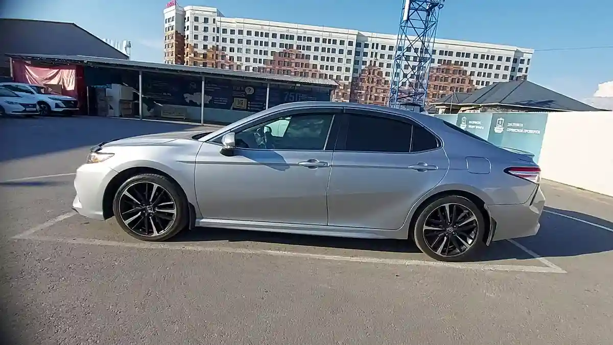 Toyota Camry 2020 года за 11 800 000 тг. в Шымкент