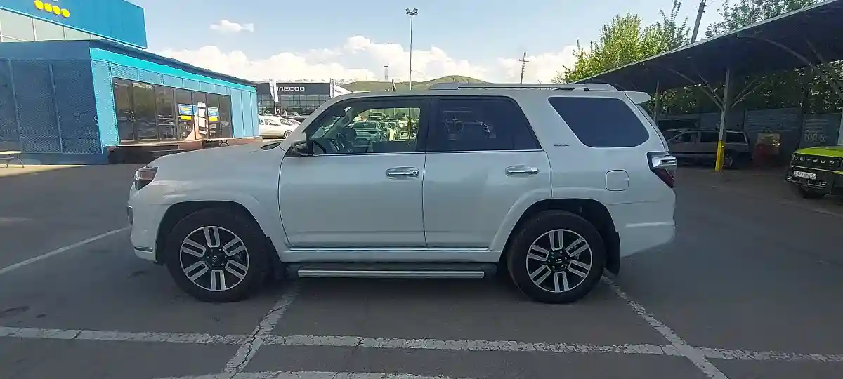 Toyota 4Runner 2023 года за 38 500 000 тг. в Алматы