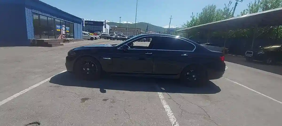 BMW 5 серии 2013 года за 10 500 000 тг. в Алматы