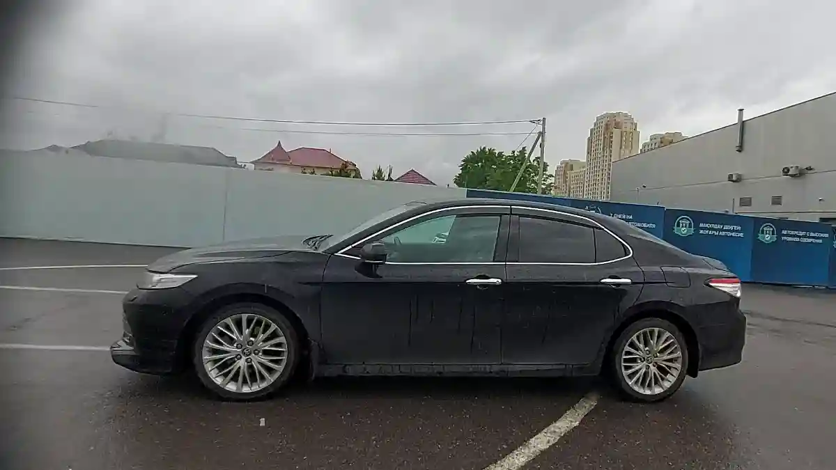 Toyota Camry 2020 года за 14 000 000 тг. в Шымкент