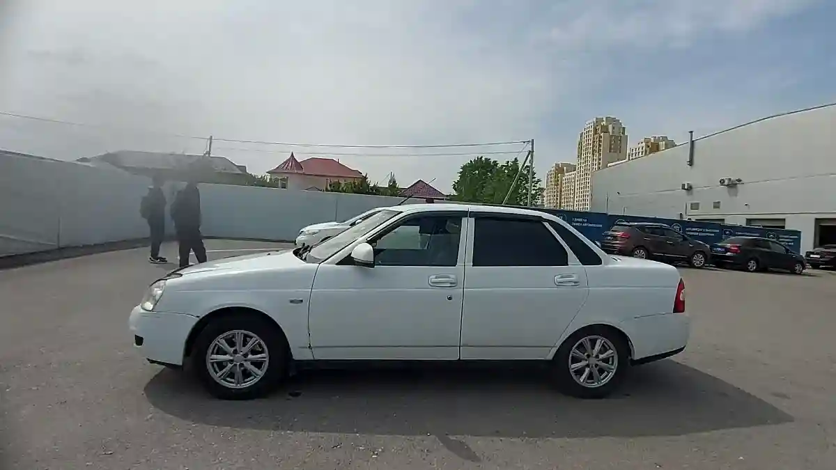 LADA (ВАЗ) Priora 2013 года за 2 000 000 тг. в Шымкент