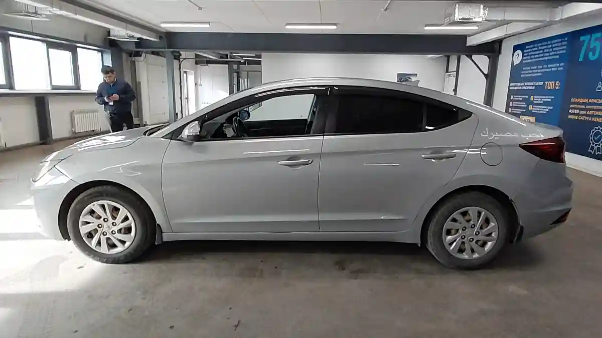 Hyundai Elantra 2019 года за 6 500 000 тг. в Астана