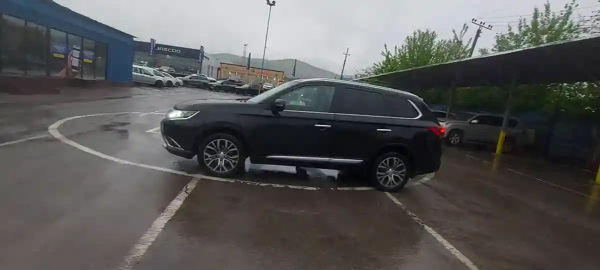 Mitsubishi Outlander 2015 года за 8 800 000 тг. в Алматы