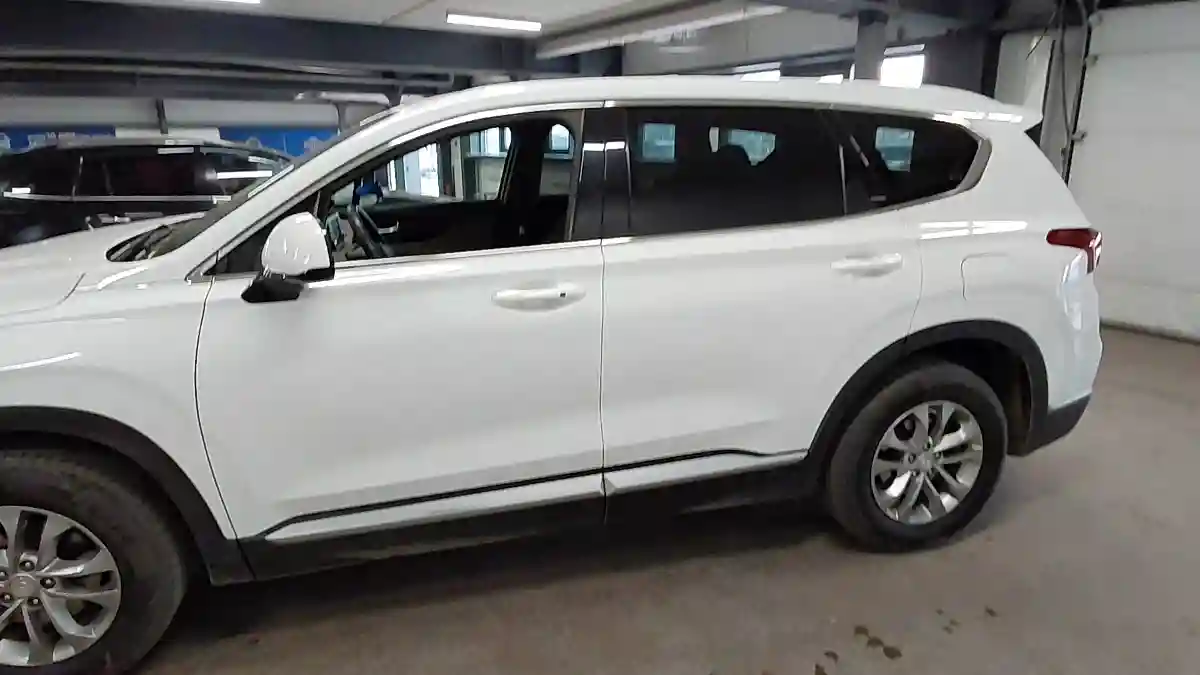 Hyundai Santa Fe 2018 года за 10 900 000 тг. в Астана