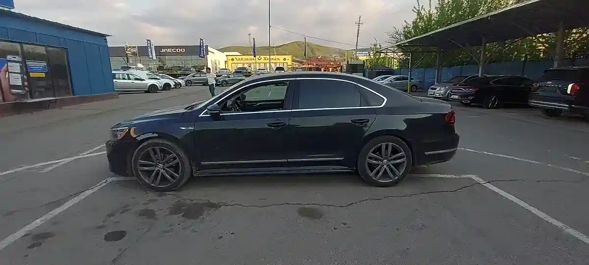 Volkswagen Passat 2017 года за 8 000 000 тг. в Алматы