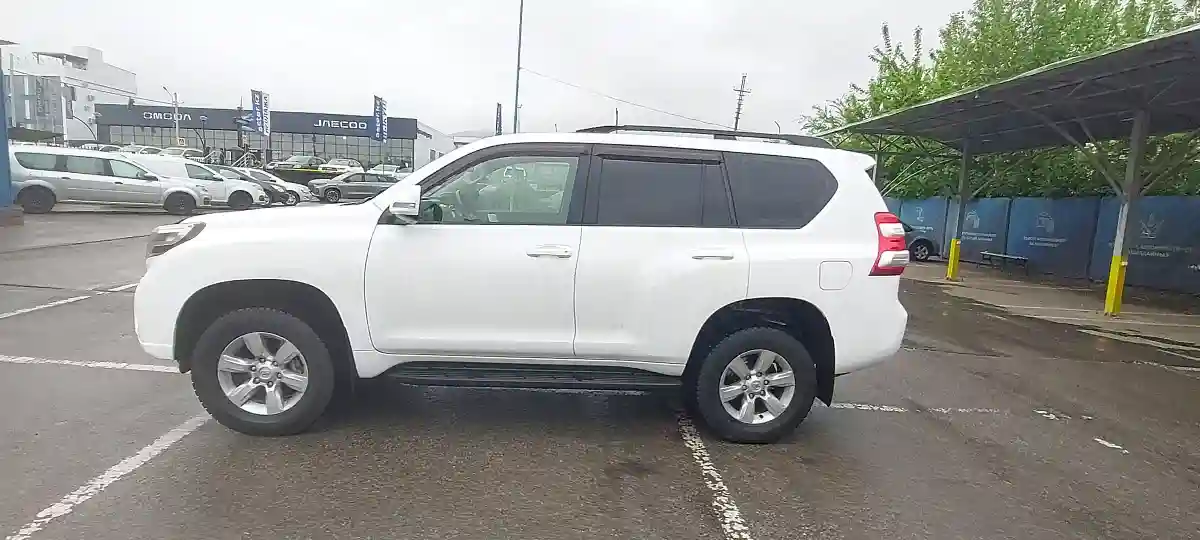 Toyota Land Cruiser Prado 2014 года за 16 000 000 тг. в Алматы