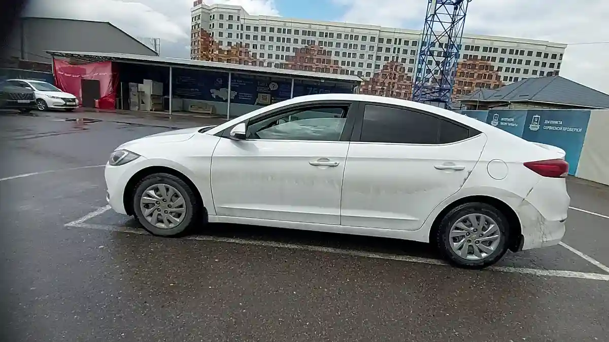 Hyundai Elantra 2018 года за 7 500 000 тг. в Шымкент