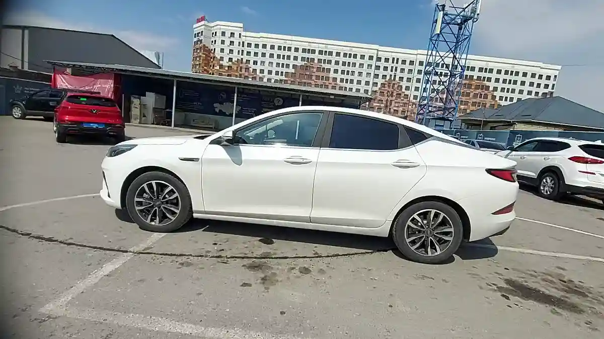 JAC J7 2024 года за 7 000 000 тг. в Шымкент