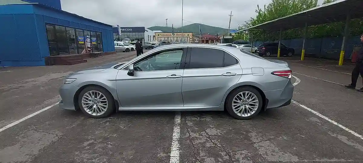 Toyota Camry 2020 года за 11 500 000 тг. в Алматы