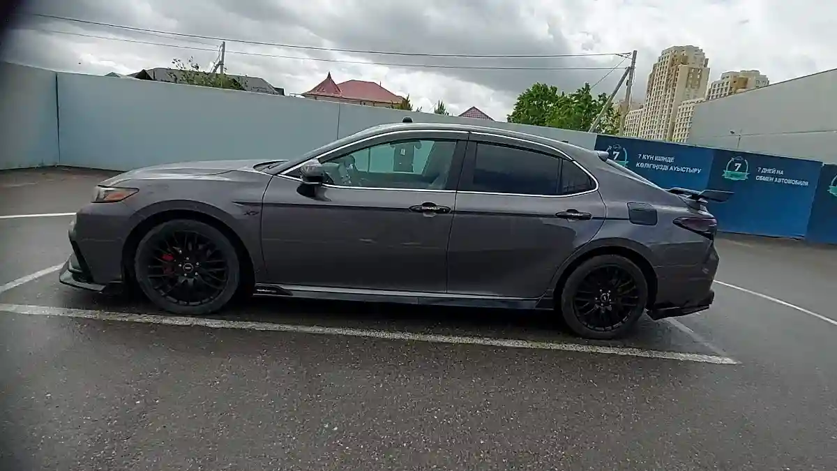 Toyota Camry 2021 года за 13 000 000 тг. в Шымкент